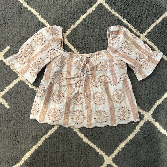 Urban Romantics Embroidered Top - Picture 1 of 6